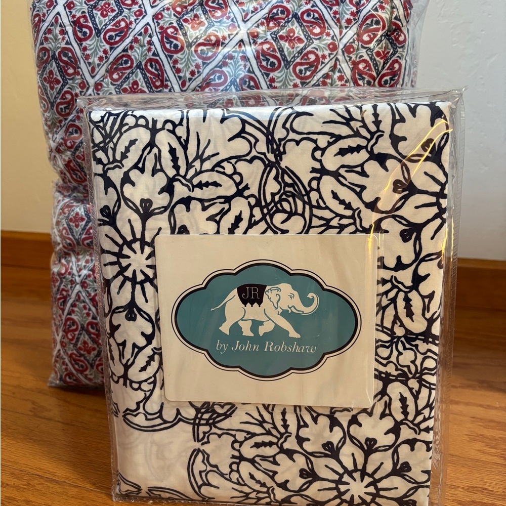 John Robshaw Indigo Floral Duvet - Queen - NWT